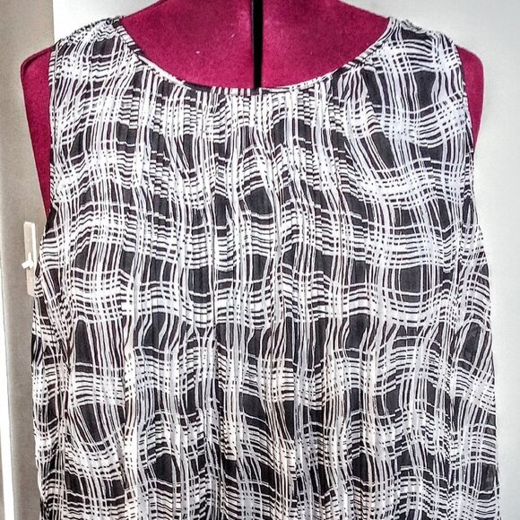 Liz Claiborne Black & White Pleated Sleeveless Top - Picture 1 of 7